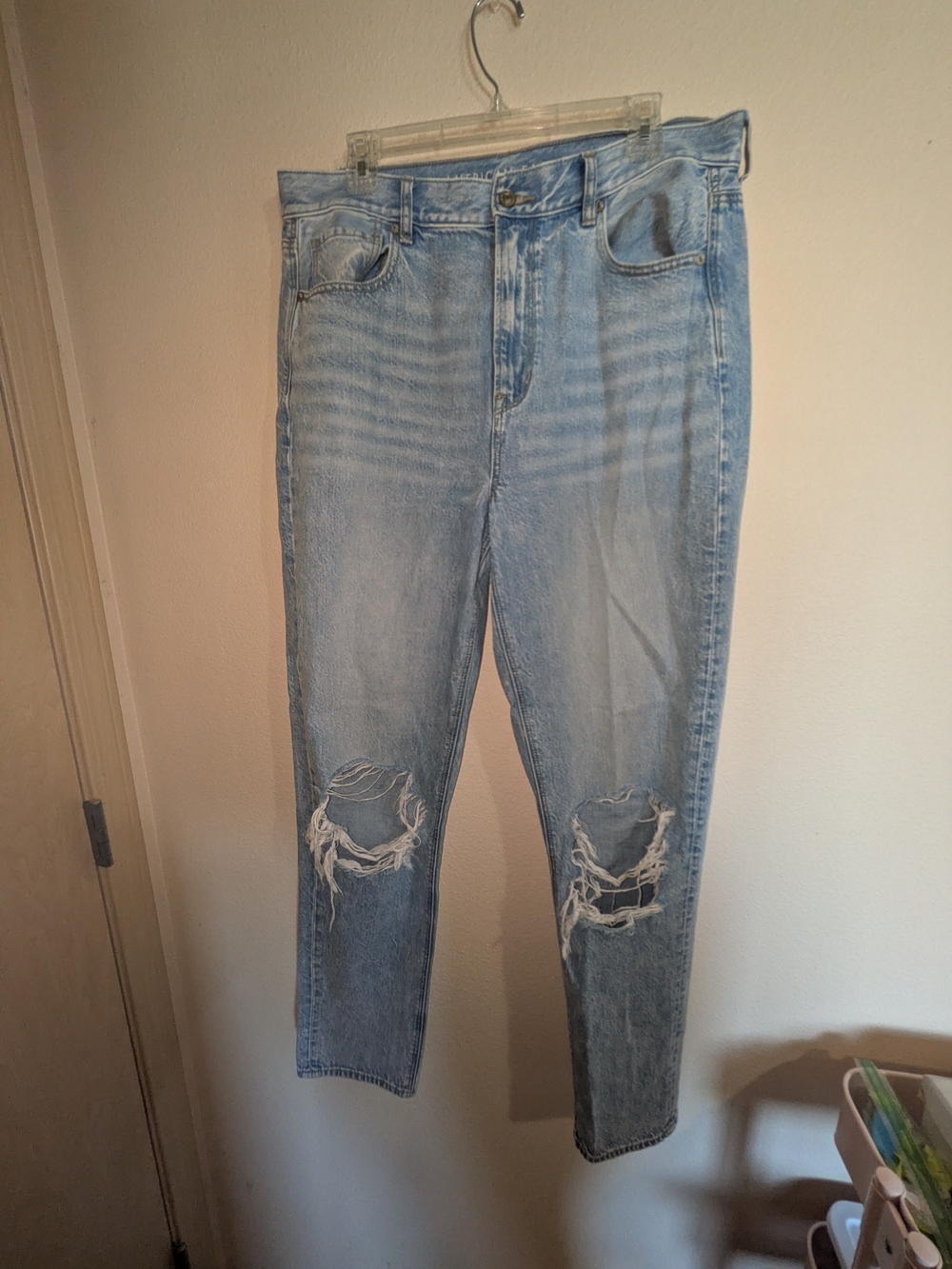 American Eagle Outfitters Light Blue Distressed High-Rise Jeans